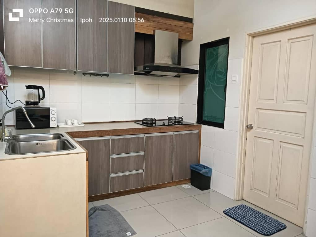 K. Riverfront Apartment イポー 部屋 写真