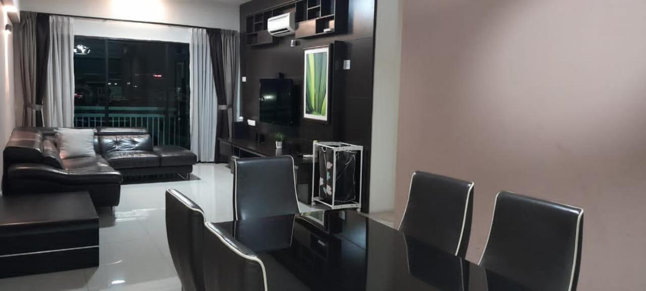 K. Riverfront Apartment イポー エクステリア 写真